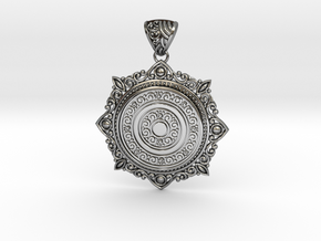 Traditional Pendant in Fine Detail Polished Silver