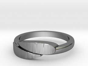Leaf ring in Fine Detail Polished Silver: 1.5 / 40.5