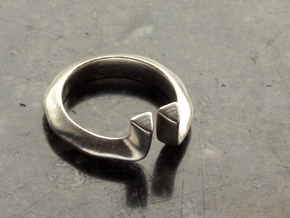 Diverto Ring in Natural Silver