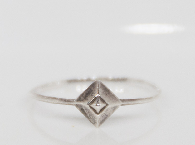 Small Stud Ring - US size5 in Polished Silver