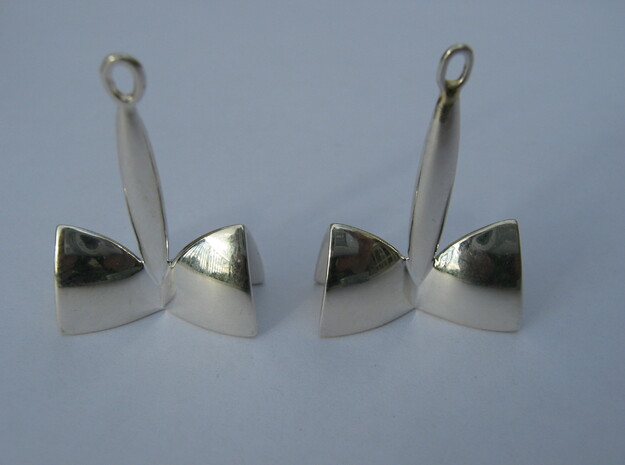 SOH Earrings 2 in Fine Detail Polished Silver