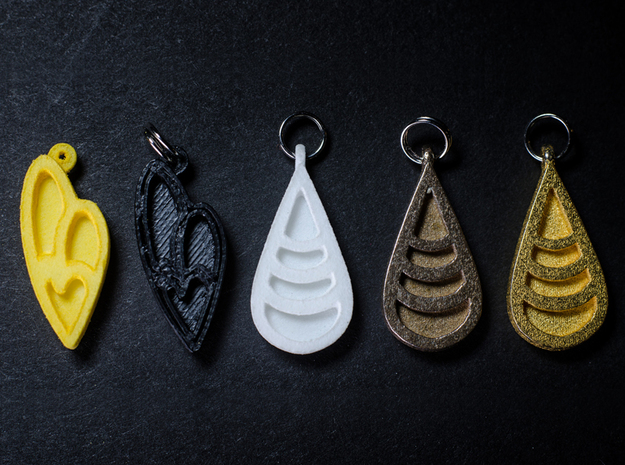 Unova Pendant [Bolt] in Yellow Processed Versatile Plastic