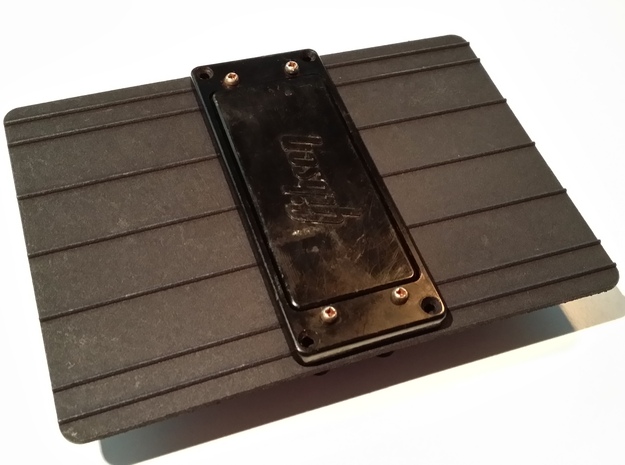 Gibson Grabber Pickup Slide Plate in Black Natural Versatile Plastic
