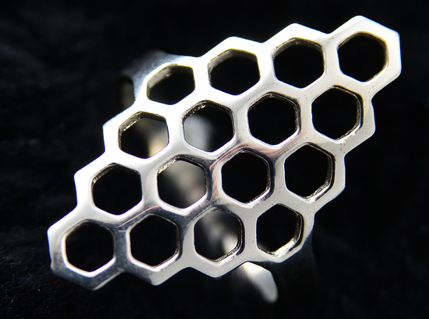 Fine Honey Comb Ring in Polished Silver