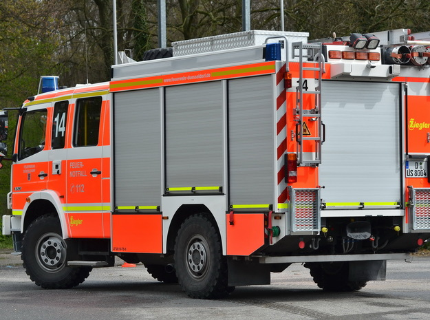 Aufbau Typ LF 20/10-TS, Feuerwehr Düsseldorf in Smooth Fine Detail Plastic