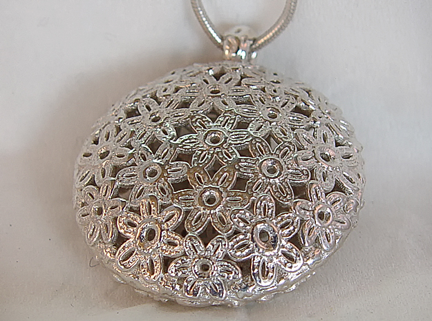 Flower Pendant in Polished Silver