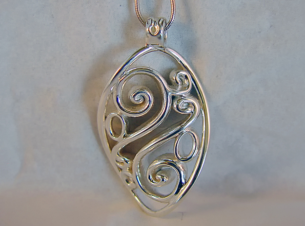 Swirl Pendant in Polished Silver