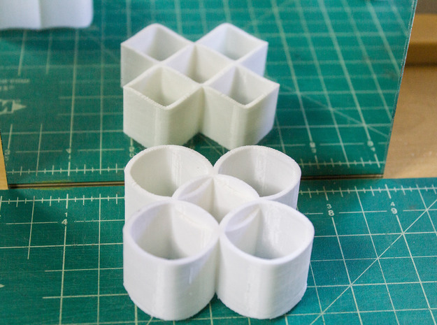 Ambiguous Cylinders : Five Rings in White Natural Versatile Plastic