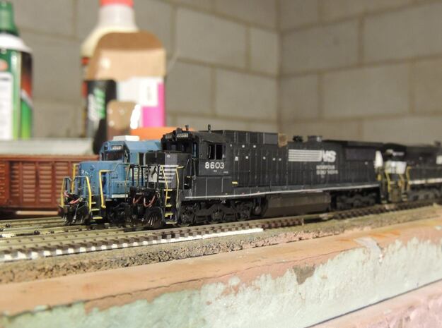 N Scale NS C39-8 With Nose Plate in Tan Fine Detail Plastic