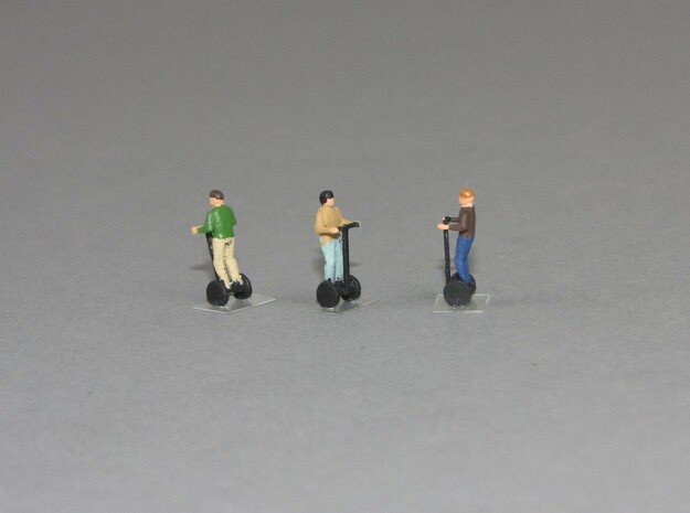 1:160 n scale 5 person on Segway in Tan Fine Detail Plastic