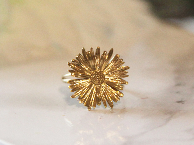 Daisy ring  in 18k Gold Plated Brass: 6 / 51.5