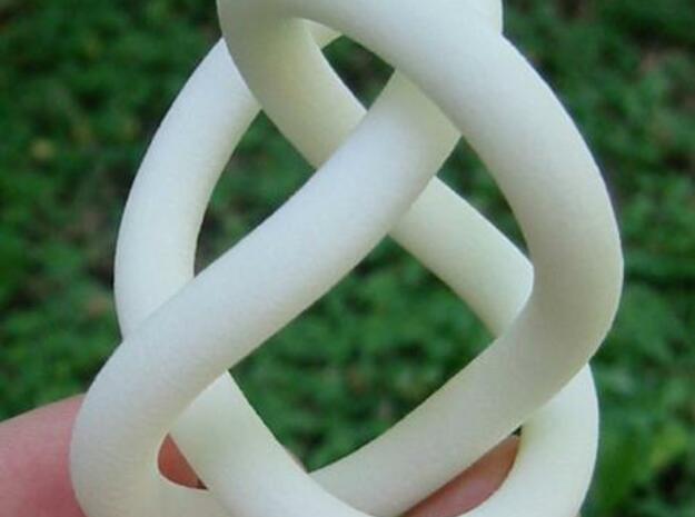 Figure 8 Knot in White Natural Versatile Plastic