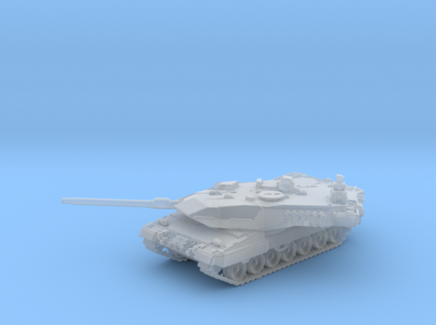 1/160 German Leopard 2A5 Main Battle Tank in Tan Fine Detail Plastic