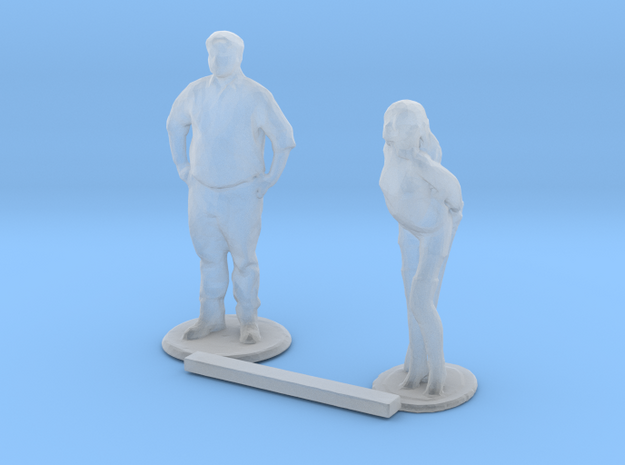 S Scale People Standing 4 in Tan Fine Detail Plastic