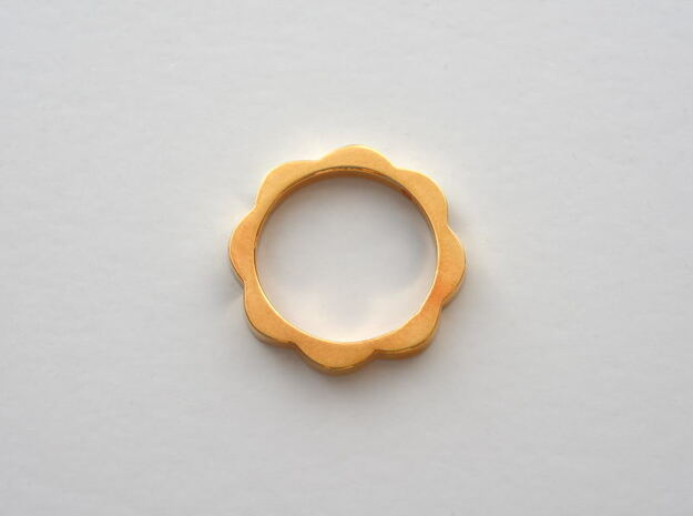 Flower Power Ring ML 18mm in Polished Brass