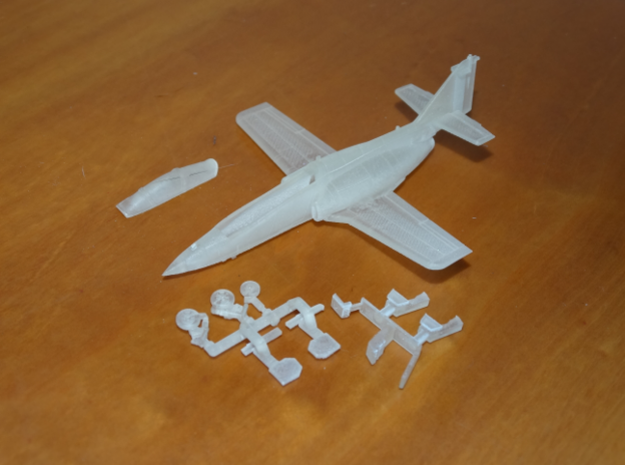 040A CASA C-101 Aviojet 1/144 in Smooth Fine Detail Plastic