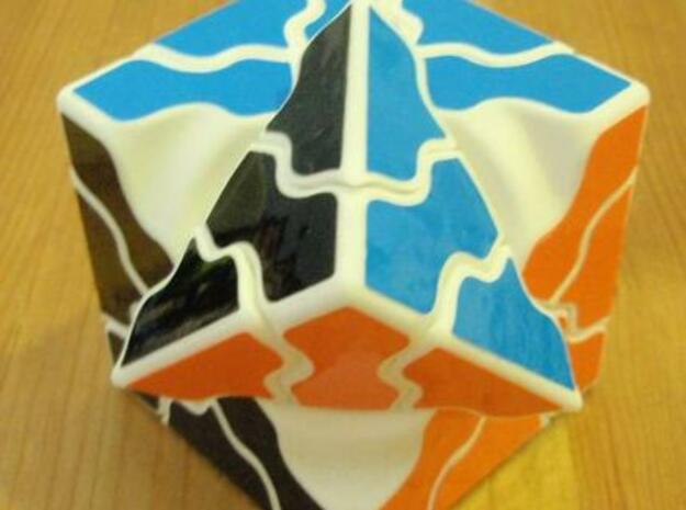Breeze Cube in White Natural Versatile Plastic
