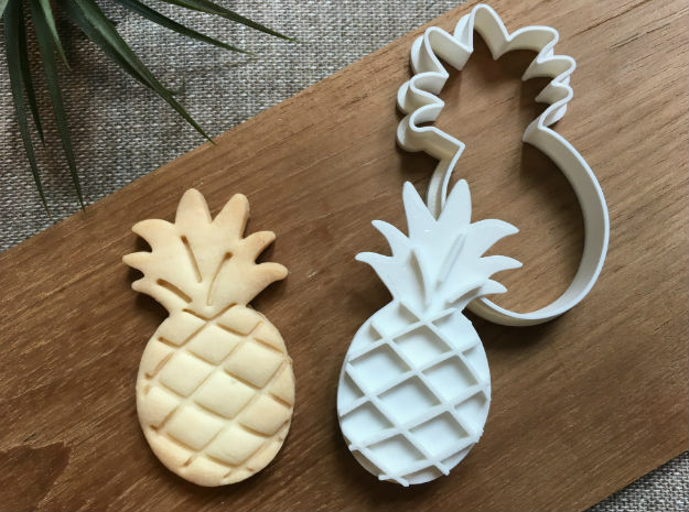 pineapple-cookiecutter in White Natural Versatile Plastic