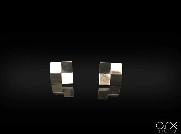 Chequered Earrings in Polished Silver: Small