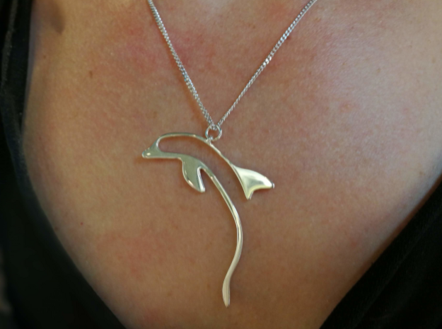 dolphin pendant in Fine Detail Polished Silver