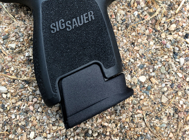 Sub-Compact 15 Round Base Pad for SIG P320 in Black Natural Versatile Plastic