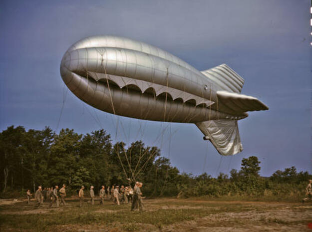 US Barrage Balloon Set of 4 in Tan Fine Detail Plastic: 1:1200