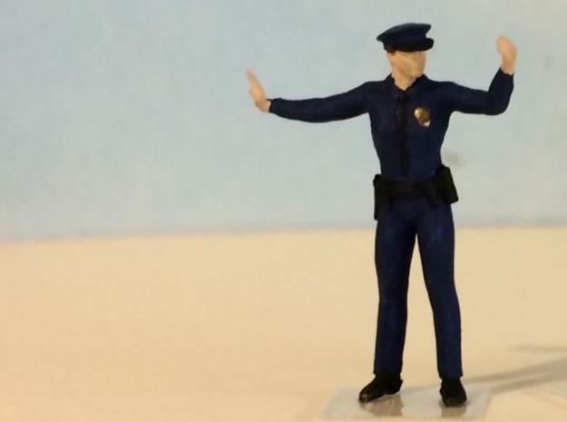 Police Officer Directing Traffic in Clear Ultra Fine Detail Plastic: 1:48 - O