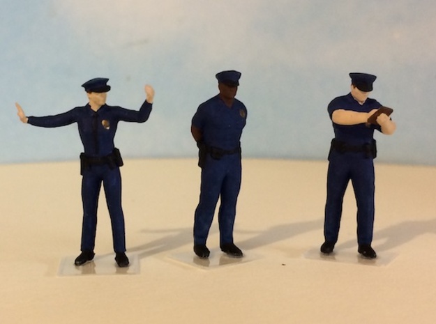 Police Officer Traffic Control Set in Clear Ultra Fine Detail Plastic: 1:32