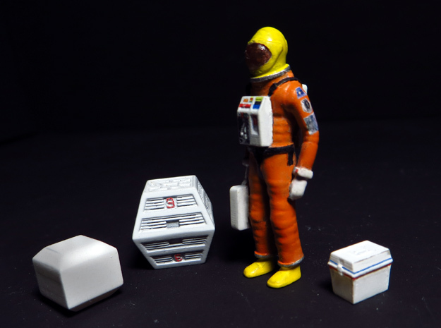 SPACE 2999 1/48 ASTRONAUT TWO SET in Tan Fine Detail Plastic