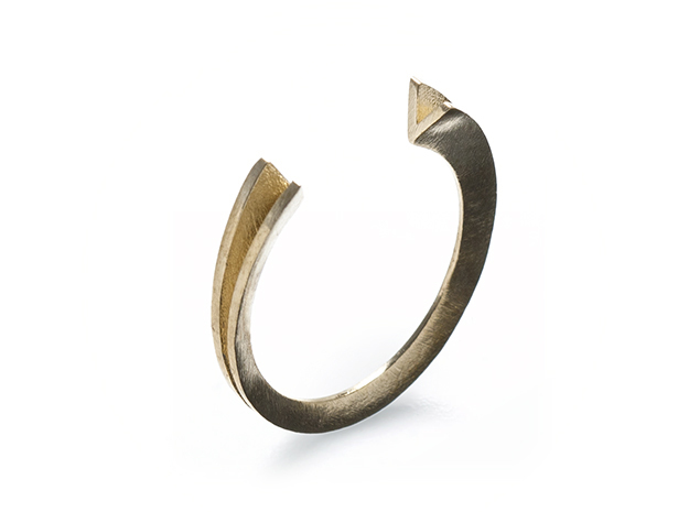 V Ring (slim) in Natural Brass: 7 / 54