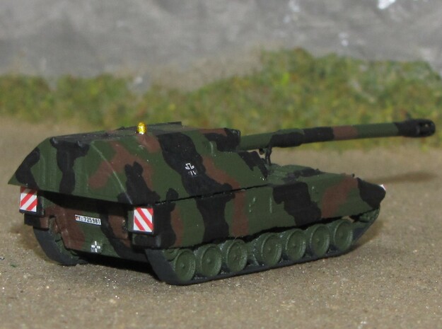 1:120 TT scale Howitzer Bundeswehr PZH 2000 in Tan Fine Detail Plastic