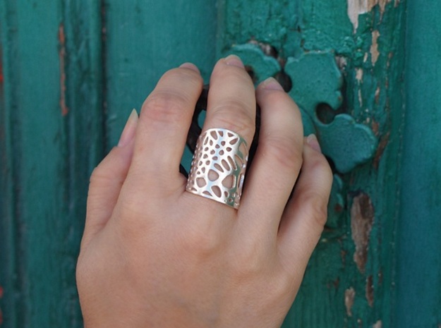 Lace Skin Ring in Natural Silver: Medium
