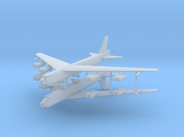 1/700 B-52G Stratofortress (x2) in Tan Fine Detail Plastic