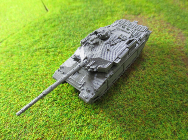 MG144-UK10A	Challenger 1 Mk 3 (without armour) in White Natural Versatile Plastic