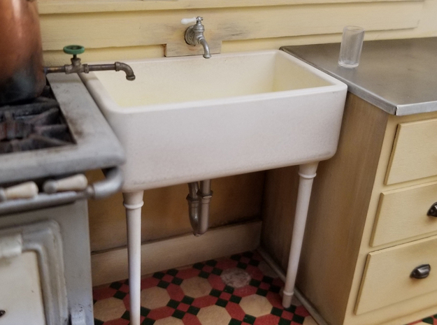 Vintage kitchen sink in Clear Ultra Fine Detail Plastic