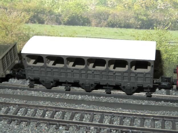 Broad Gauge 2nd Class 6-Wheel Coach (N Scale) in Tan Fine Detail Plastic