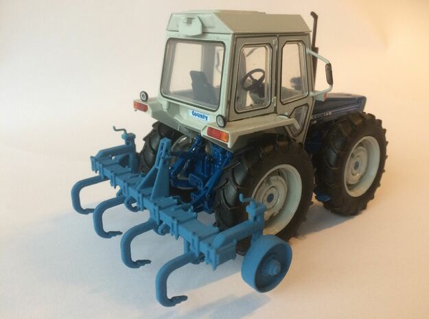 1/32 extra zware cultivator c90 tbv tractor in White Processed Versatile Plastic