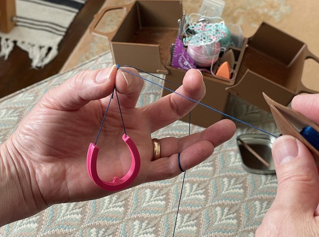 Self-Closing Mock Ring Holder in White Natural Versatile Plastic