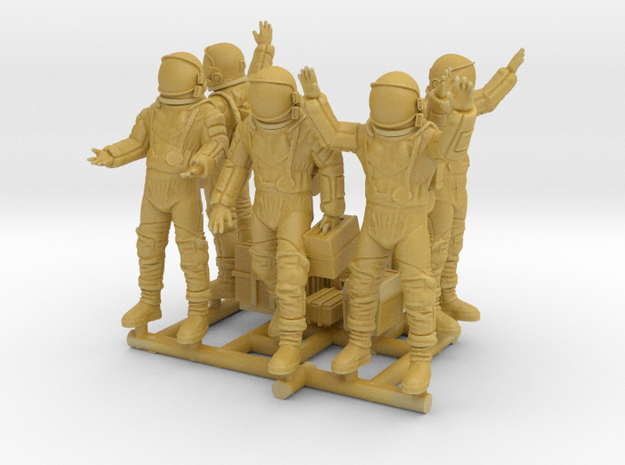 ASTRONAUT WORKERS WITH BOXES 1/87 in Tan Fine Detail Plastic