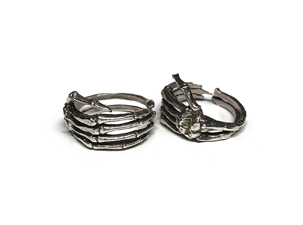 SKELETAL HAND RING (RIGHT) in Antique Silver: 9.5 / 60.25