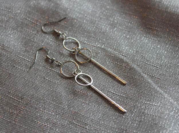 Elya Earrings in Polished Silver (Interlocking Parts)