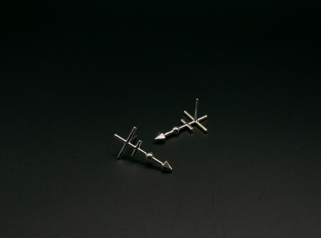 Runish Arrow I - Post Earrings in Natural Silver