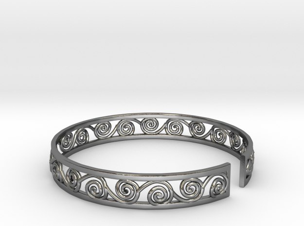 Bracelet traditional pattern in Polished Silver