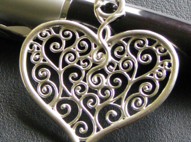Heart Filigree Pendant in Polished Silver