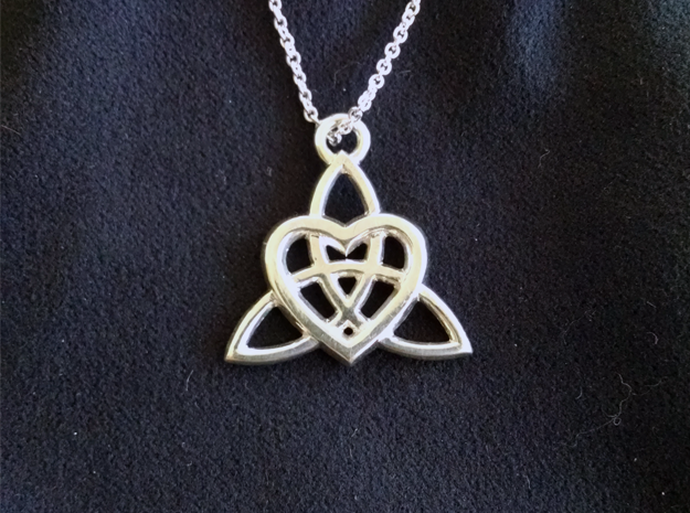 Celtic Heart Pendant in Fine Detail Polished Silver