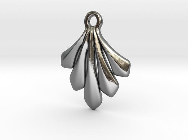 Leaf shaped pendant in Polished Silver