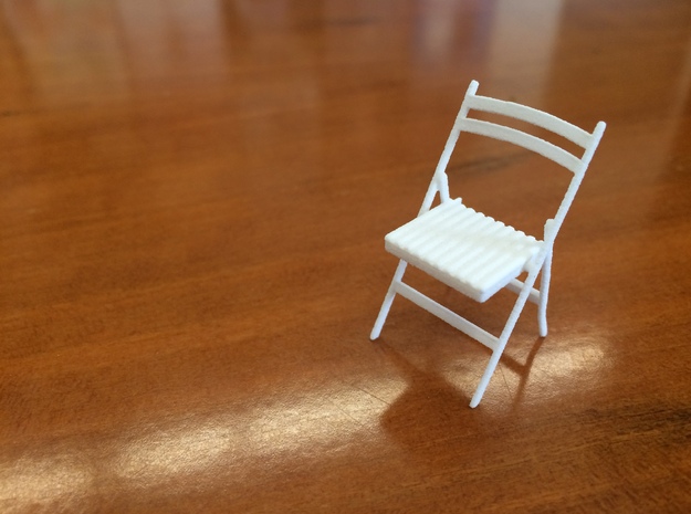 1:24 Wood Folding Chair in White Natural Versatile Plastic