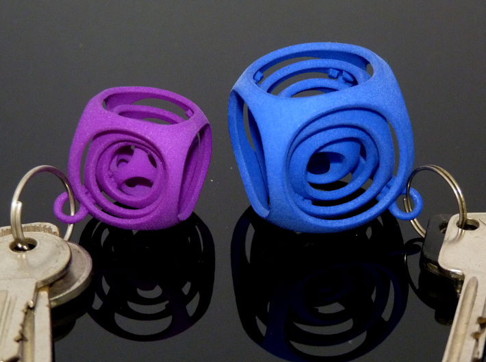 Gyro the Cube (S) (Ring + Smooth) 3d printed Extra small (left) vs Small (right)