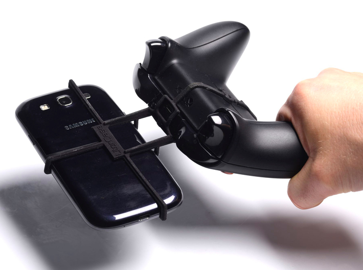 Controller mount for Xbox One & Gionee Marathon M5 3d printed In hand - A Samsung Galaxy S3 and a black Xbox One controller
