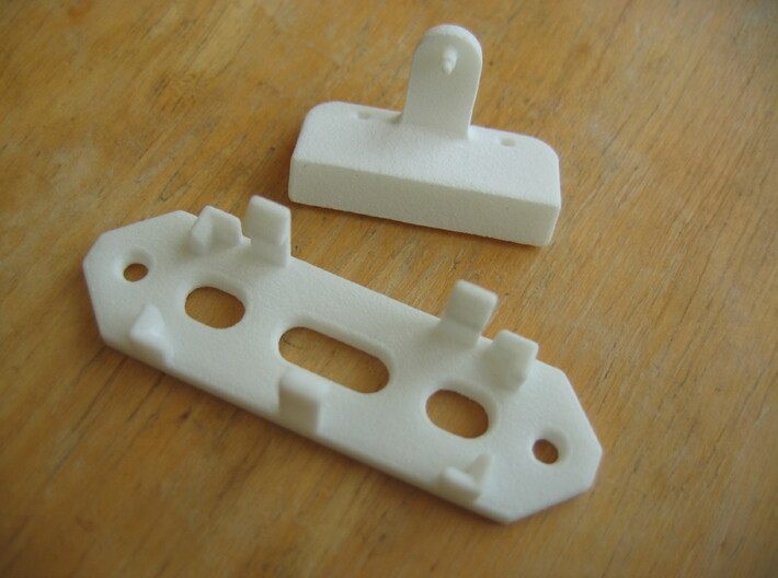 Railroad switch / point actuator for PECO PL-13 3d printed The two parts before assembly.